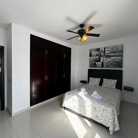 Feriehus Nazaret Home